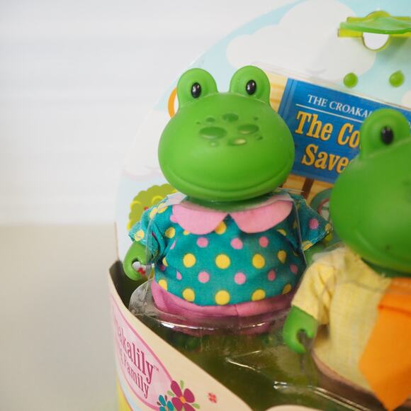 Li'l Woodzeez Famileez Croakalily Frog Family With Storybook 5 pc Set In Box - Picture 2 of 10